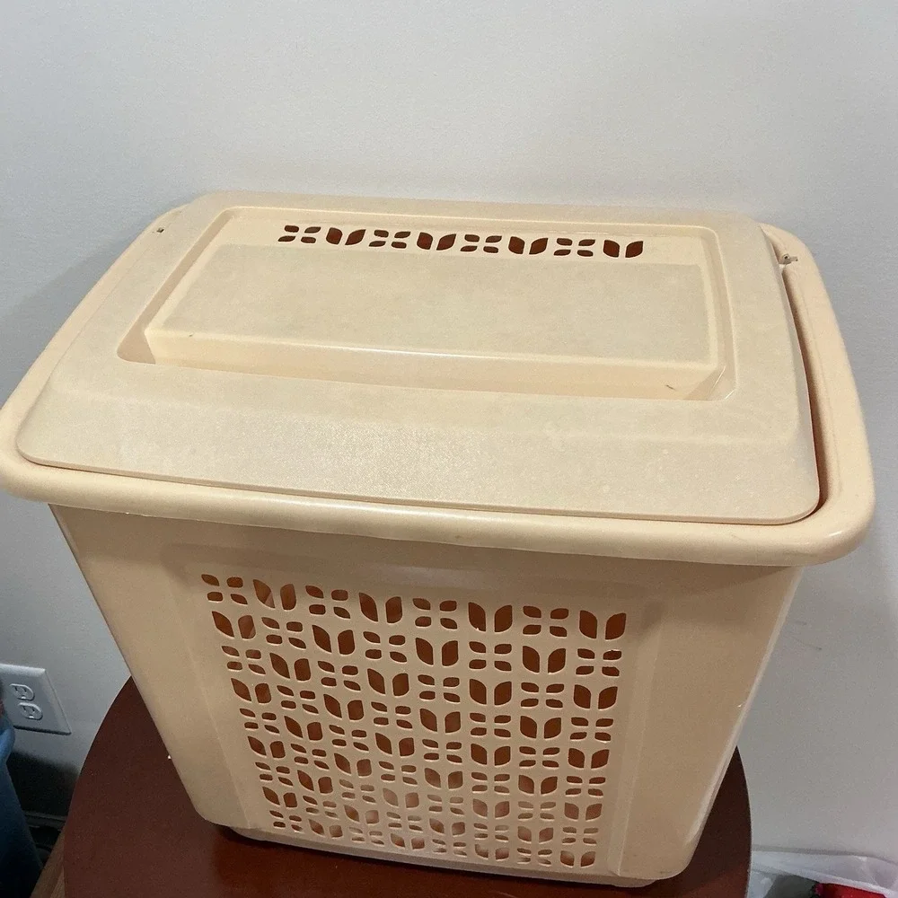 Vintage Rubbermaid Hamper Tulip‎ Design Beige Almond Model 2787